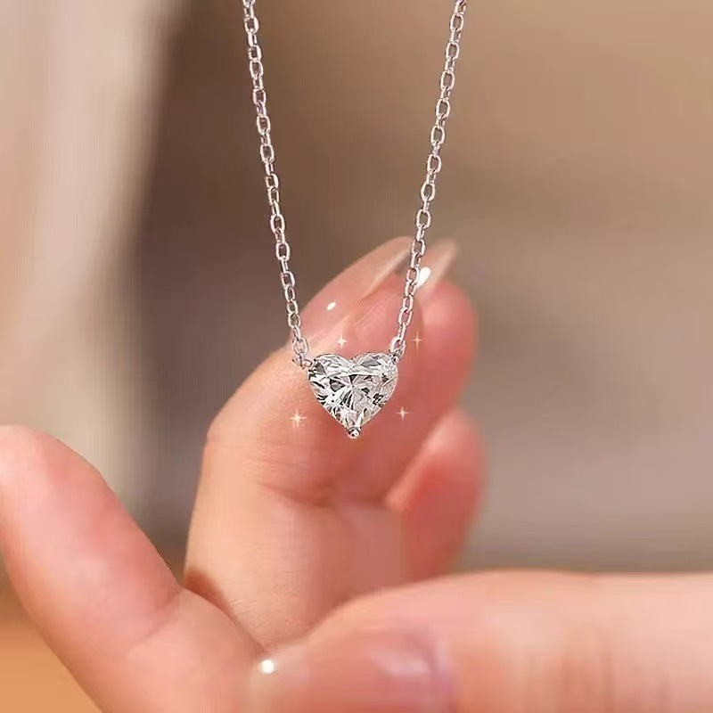 Women's Simple Refined Grace Love Necklace