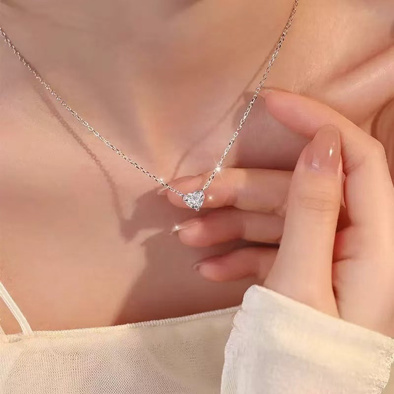 Women's Simple Refined Grace Love Necklace