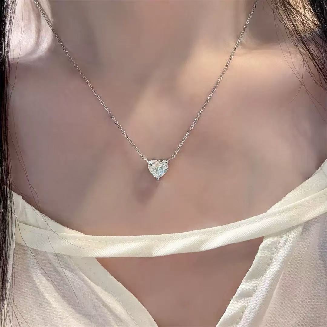 Women's Simple Refined Grace Love Necklace